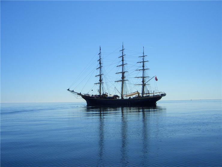 Picture Of Sailing Ship At Ocean